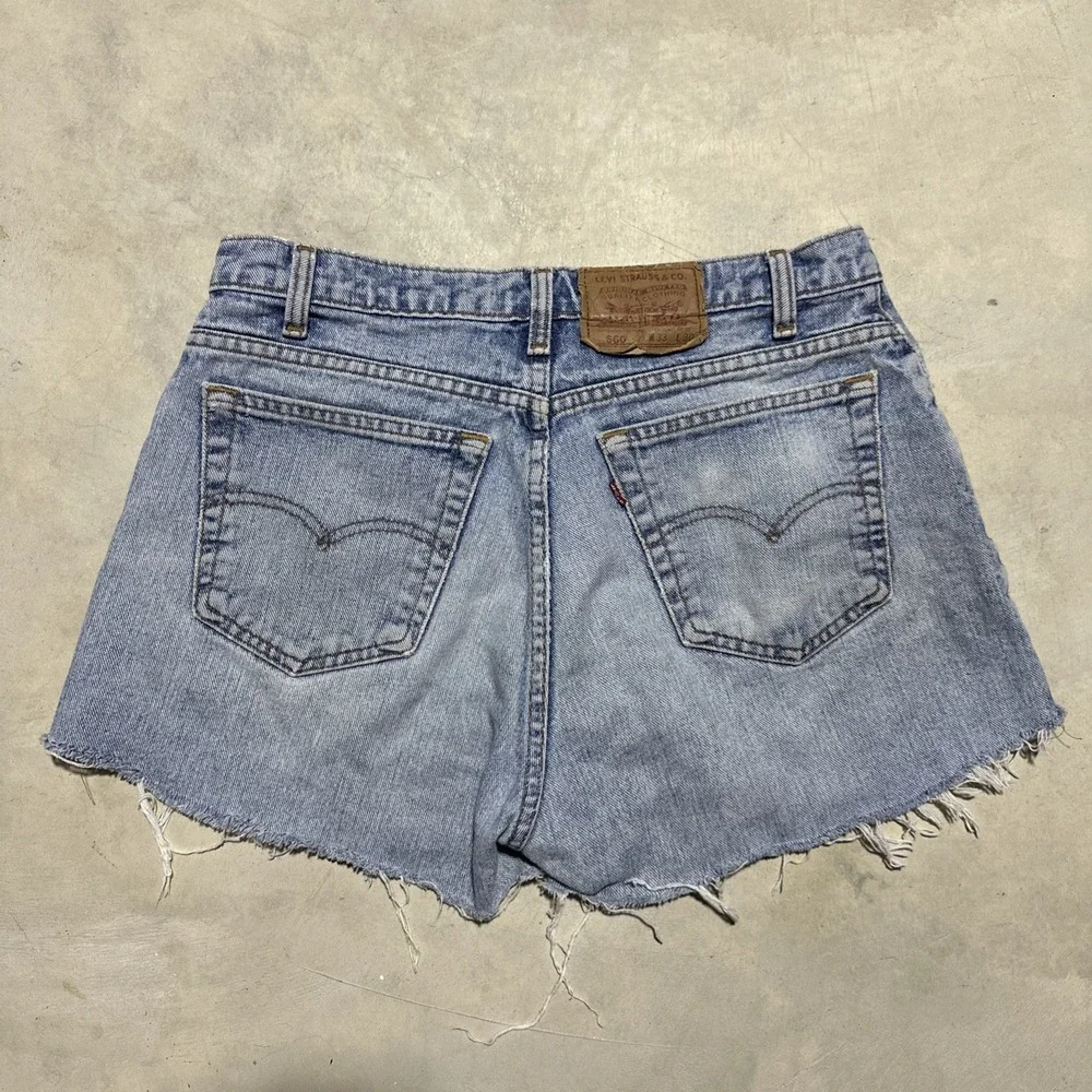 Levi's 560 Shorts Women's SZ 33 Waist Loose Fit Cutoff 90s Vintage Distressed